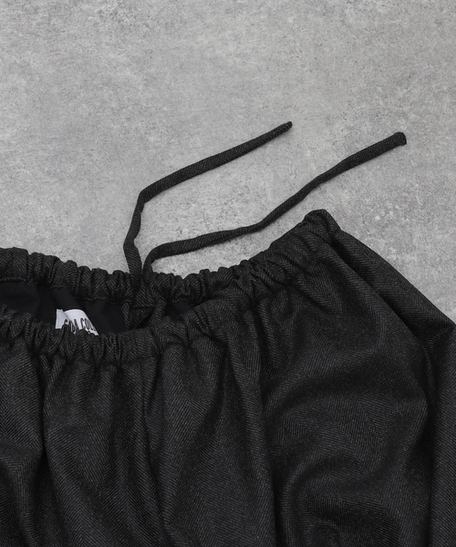 Gabriela Coll Garments（ガブリエラコールガーメンツ）の「GABRIELA COLL GARMENTS 別注 HERRINGBONE HEAVY WOOL FLAP POCKET TROUSERS（スラックス・メンズ・チャコールグレー・2/3）」の16枚目の写真