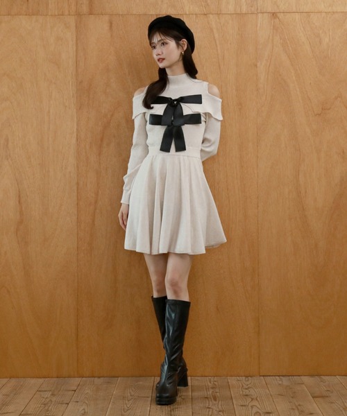 Cheek（チーク）の「オフショルＢＩＧリボンニットミニワンピース（ワンピース・レディース・アイボリー/チャコールグレー/モカ・MEDIUM）」の21枚目の写真