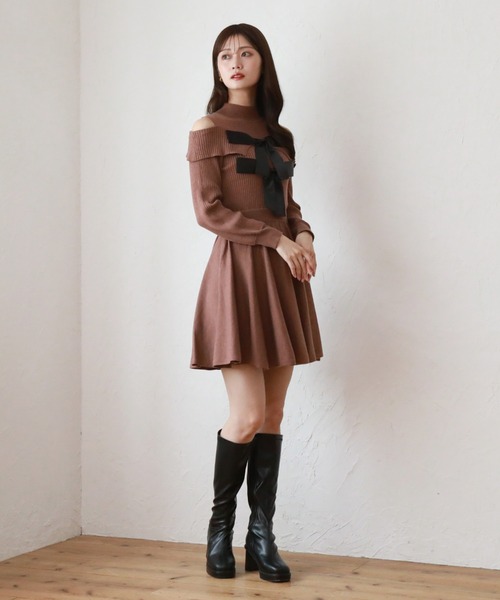 Cheek（チーク）の「オフショルＢＩＧリボンニットミニワンピース（ワンピース・レディース・アイボリー/チャコールグレー/モカ・MEDIUM）」の11枚目の写真