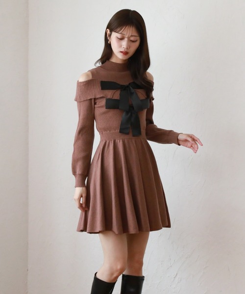 Cheek（チーク）の「オフショルＢＩＧリボンニットミニワンピース（ワンピース・レディース・アイボリー/チャコールグレー/モカ・MEDIUM）」の14枚目の写真