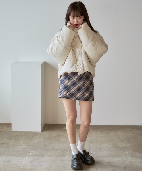 AO2（アオズ）の「Quilted padded jacket / キルティング中綿ジャケット（ダウンジャケット/コート・レディース・ブラック/ホワイト・FREE）」の4枚目の写真