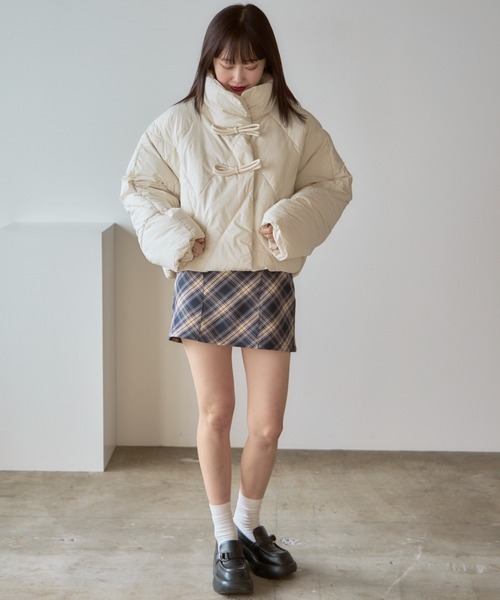 AO2（アオズ）の「Quilted padded jacket / キルティング中綿ジャケット（ダウンジャケット/コート・レディース・ブラック/ホワイト・FREE）」の5枚目の写真