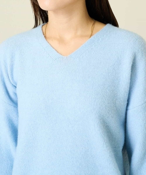 a.v.v(アーヴェヴェ)の「【新色登場/洗える】ゆるふわVネックニット(ニット/セーター・レディース・ダークインディゴブルー/ベージュ/グレー/ブラック/ライラック・34/38/36/42/40)」の15枚目の写真