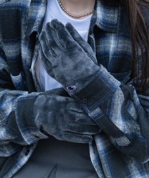 Champion(チャンピオン)の「【k】〔Champion/チャンピオン〕ふわもこ ボアグローブ/手袋(手袋・レディース・ブラウン/ベージュ/ブラック/チャコールグレー・FREE)」の3枚目の写真