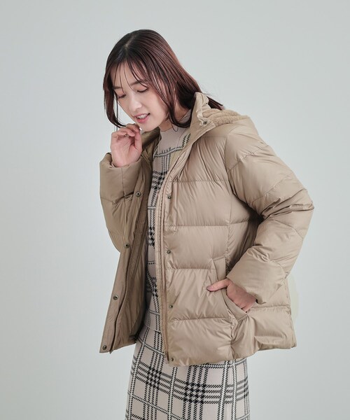 SHOO・LA・RUE（シューラルー）の「◆【洗える/撥水】10の欲張りを満たす フェイクファーフード付き ダウンジャケット（ダウンジャケット/コート・レディース・ブラック/ブラウン系/ライトベージュ・01/02/03/04）」の6枚目の写真