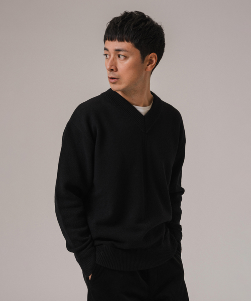 EDIFICE(エディフィス)の「Letiquette × ETS.MATERIAUX FRENCH ARMY V-KNIT(ニット/セーター・メンズ・ブラック/レッド/キャメル・1/2/3)」の7枚目の写真