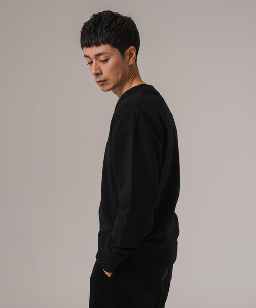 EDIFICE(エディフィス)の「Letiquette × ETS.MATERIAUX FRENCH ARMY V-KNIT(ニット/セーター・メンズ・ブラック/レッド/キャメル・1/2/3)」の8枚目の写真