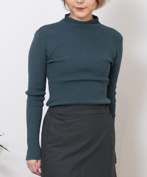 POU DOU DOU（プードゥドゥ）の「シアバターハイネックリブニット（ニット/セーター・レディース・ブラック/ブルー/レッド/オートミール・M）」の3枚目の写真