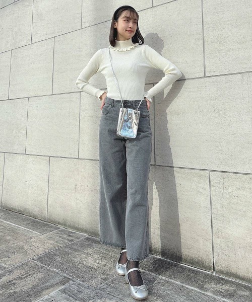 F i.n.t（フィント）の「ローズモチーフ付きタートルニットプルオーバー/F&A/fint（ニット/セーター・レディース・ピンクベージュ/ブラック/オフホワイト/ライトグレー・FREE）」の13枚目の写真