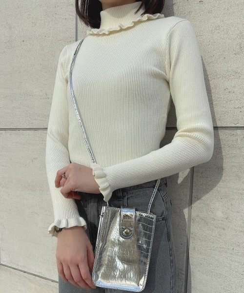 F i.n.t（フィント）の「ローズモチーフ付きタートルニットプルオーバー/F&A/fint（ニット/セーター・レディース・ピンクベージュ/ブラック/オフホワイト/ライトグレー・FREE）」の15枚目の写真