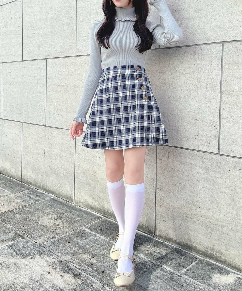 F i.n.t（フィント）の「ローズモチーフ付きタートルニットプルオーバー/F&A/fint（ニット/セーター・レディース・ピンクベージュ/ブラック/オフホワイト/ライトグレー・FREE）」の21枚目の写真