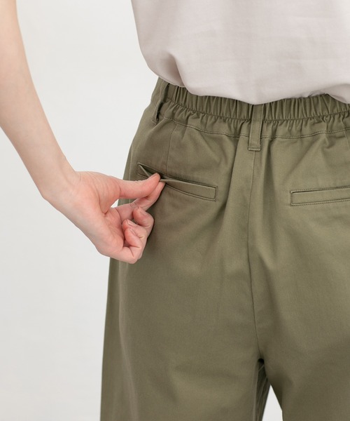 Honeys(ハニーズ)の「チノワイドストレート(股下68cm)(チノパンツ・レディース・ブラック/ベージュ/キャメル/カーキ・L/LL/M/S)」の14枚目の写真