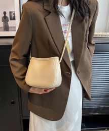 コロンと可愛いワンマイル感。合皮ショルダーバッグ