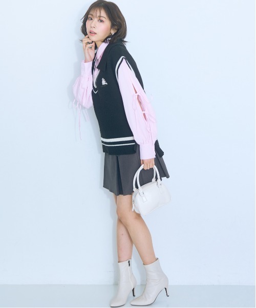 marun(マルン)の「<大きいサイズ>ねこ刺しゅうニットベスト marun(ベスト・レディース・アイボリー/ブラック・L/LL/3L/4L/5L)」の6枚目の写真