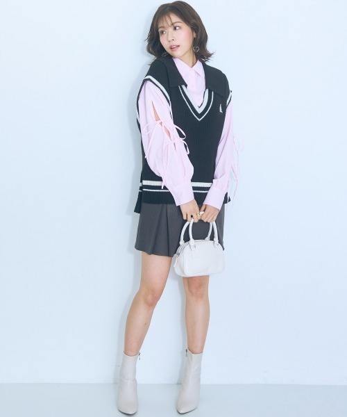 marun(マルン)の「<大きいサイズ>ねこ刺しゅうニットベスト marun(ベスト・レディース・アイボリー/ブラック・L/LL/3L/4L/5L)」の5枚目の写真