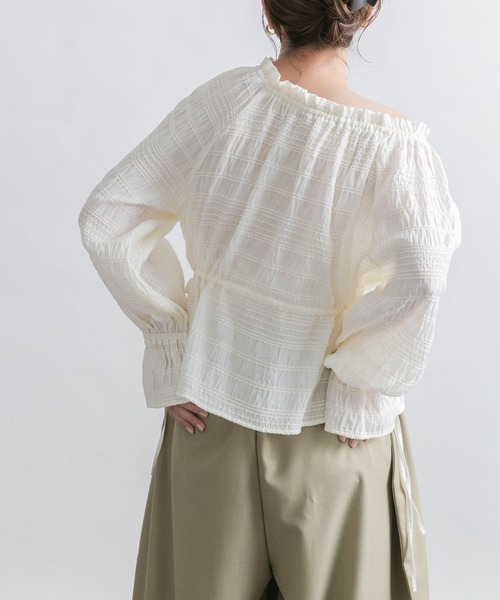 KBF(ケイビーエフ)の「2WAYオフショルブラウス(シャツ/ブラウス・レディース・グリーン系その他/ブラック/オフホワイト・ONE)」の8枚目の写真