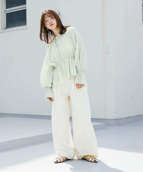 KBF(ケイビーエフ)の「2WAYオフショルブラウス(シャツ/ブラウス・レディース・グリーン系その他/ブラック/オフホワイト・ONE)」の13枚目の写真