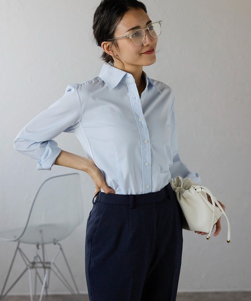 etre pret(エトレプレ)の「シャドーストライプ 長袖レギュラーカラーシャツ(ビジネスシャツ・レディース・ホワイト/ピンク/ブルー・9号/13号/5号/7号/15号/11号)」の4枚目の写真