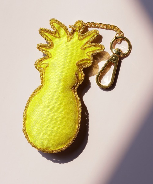 MAISON de SABRÉ パイナップル型キーホルダー ザリ刺繍 キーホルダー