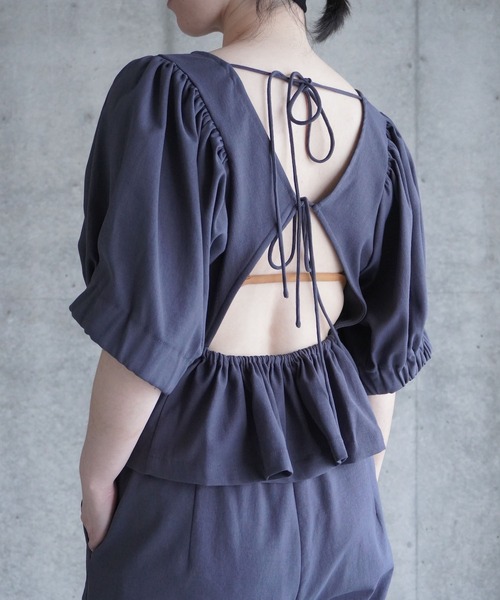 k3&co.(ケイスリーアンドコー)の「BACK OPEN BLOUSE(シャツ/ブラウス・レディース・レッド/チャコール/ベージュ・ONE SIZE)」の20枚目の写真