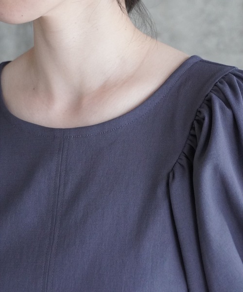 k3&co.(ケイスリーアンドコー)の「BACK OPEN BLOUSE(シャツ/ブラウス・レディース・レッド/チャコール/ベージュ・ONE SIZE)」の22枚目の写真