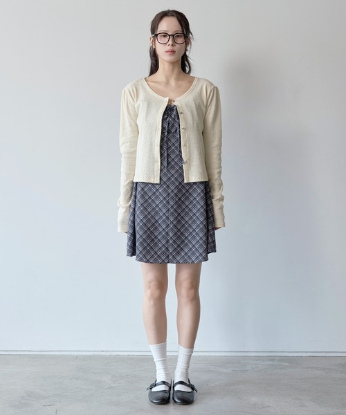 UNE MANSION（ユヌマンション）の「【肩紐調節可能】ボヘミアンリボンチェックミニワンピース（ワンピース・レディース・ブラック/スカイブルー・FREE）」の14枚目の写真