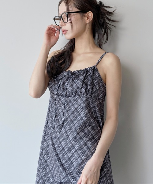 UNE MANSION（ユヌマンション）の「【肩紐調節可能】ボヘミアンリボンチェックミニワンピース（ワンピース・レディース・ブラック/スカイブルー・FREE）」の5枚目の写真