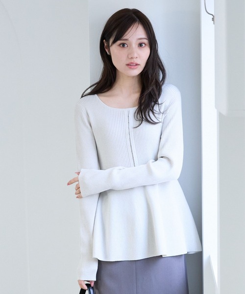 Andemiu（アンデミュウ）の「ラメホックペプラムニット327306（ニット