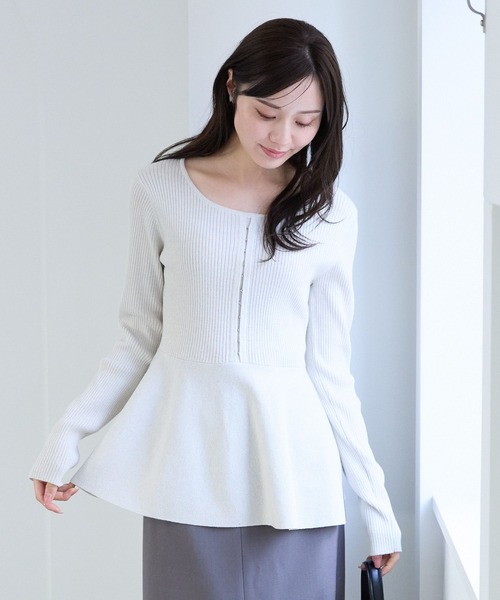 Andemiu（アンデミュウ）の「ラメホックペプラムニット327306（ニット/セーター・レディース・ライトグレー/ネイビー/ベージュ・FREE）」の8枚目の写真