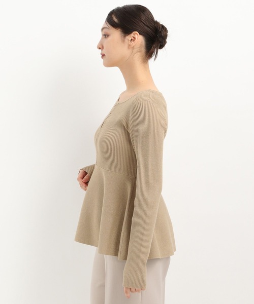 Andemiu（アンデミュウ）の「ラメホックペプラムニット327306（ニット