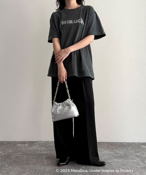 fredy emue(フレディエミュ)の「【GOOD ROCK SPEED/グッドロックスピード】BANDグリッタープリント半袖Tシャツ(Tシャツ/カットソー・レディース・チャコールグレー/ブラック系その他・38)」の4枚目の写真