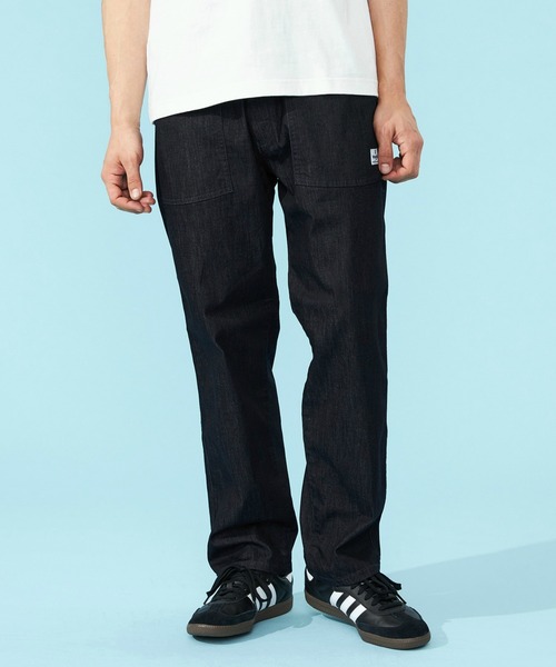 Wrangler（ラングラー）の「WRANGLER/ラングラー 清涼素材 ベイカーイージーパンツ【涼しいパンツ】【ベイカーワイドシルエット/イージーパンツ】（デニムパンツ・メンズ・インディゴブルー/ブルー/ブラック/ストライプ/ライトインディゴブルー・SMALL/MEDIUM/LARGE/X-LARGE/XX-LARGE）」の2枚目の写真