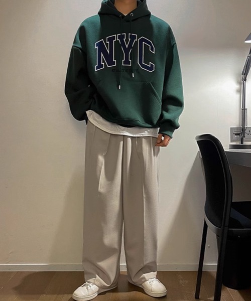 CERCA(チェルカ)の「【NOWLE】NYC ワッペン刺繍 裏起毛 パーカー(パーカー・メンズ・ダークグリーン/ネイビー・SMALL/LARGE/MEDIUM/X-LARGE)」の4枚目の写真