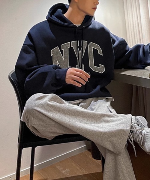 CERCA(チェルカ)の「【NOWLE】NYC ワッペン刺繍 裏起毛 パーカー(パーカー・メンズ・ダークグリーン/ネイビー・SMALL/LARGE/MEDIUM/X-LARGE)」の9枚目の写真