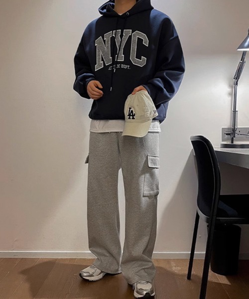 CERCA(チェルカ)の「【NOWLE】NYC ワッペン刺繍 裏起毛 パーカー(パーカー・メンズ・ダークグリーン/ネイビー・SMALL/LARGE/MEDIUM/X-LARGE)」の10枚目の写真