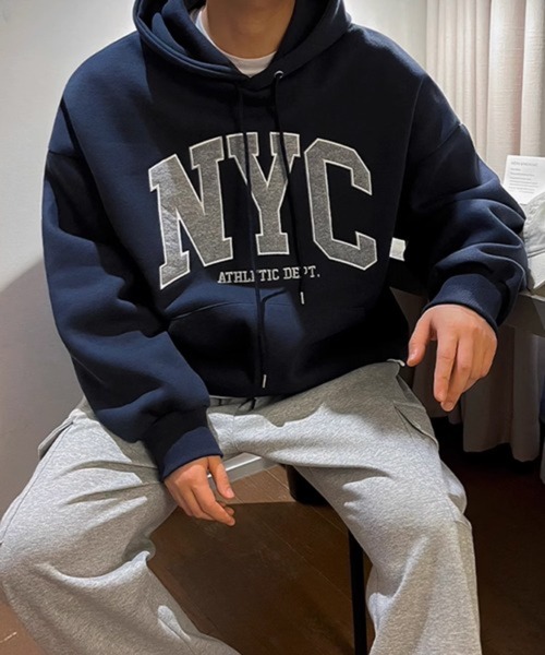 CERCA(チェルカ)の「【NOWLE】NYC ワッペン刺繍 裏起毛 パーカー(パーカー・メンズ・ダークグリーン/ネイビー・SMALL/LARGE/MEDIUM/X-LARGE)」の13枚目の写真