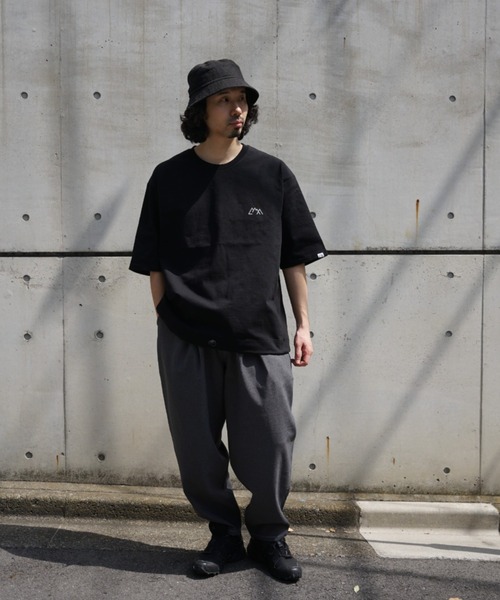 CMF OUTDOOR GARMENT(シーエムエフアウトドアガーメント)の「CMF OUTDOOR GARMENT/シーエムエフ アウトドアガーメント 別注SIMPLE SLOWDRY TEE S/S(Tシャツ/カットソー・メンズ・ホワイト/ブラック・M/L)」の3枚目の写真