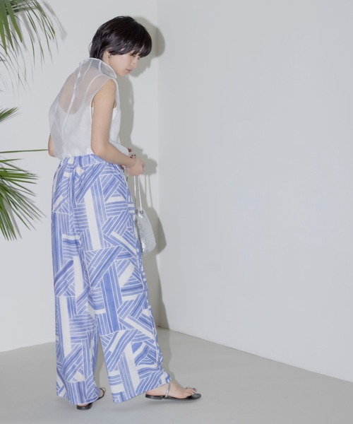 Eimee Law(エイミーロウ)の「ジオメトリック ラインアクセント パンツ(その他パンツ・レディース・ブルー/ライトベージュ/ダークインディゴブルー・FREE)」の22枚目の写真