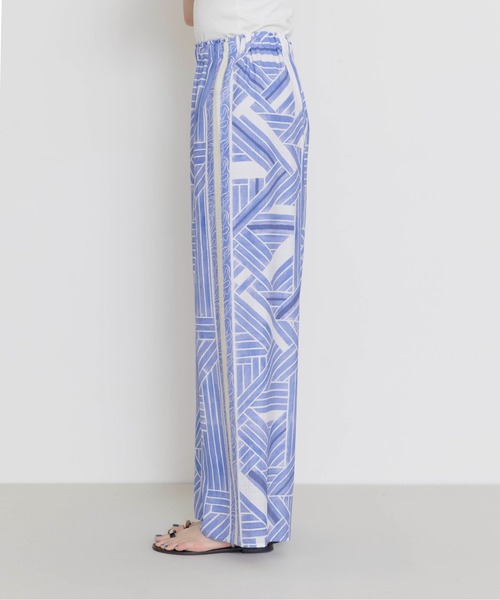 Eimee Law(エイミーロウ)の「ジオメトリック ラインアクセント パンツ(その他パンツ・レディース・ブルー/ライトベージュ/ダークインディゴブルー・FREE)」の12枚目の写真