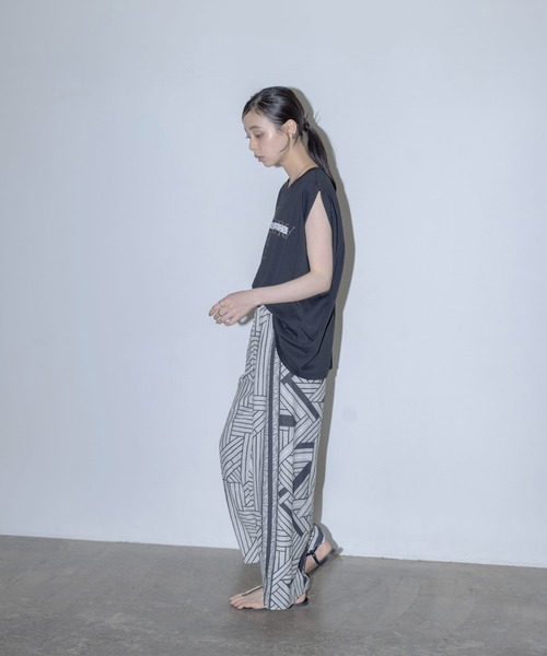 【即購入禁止】EimeeLaw ジオメトリック ラインアクセント パンツ 完売 ジオメトリック ラインアクセント パンツ Eimee Law│Eimee Law