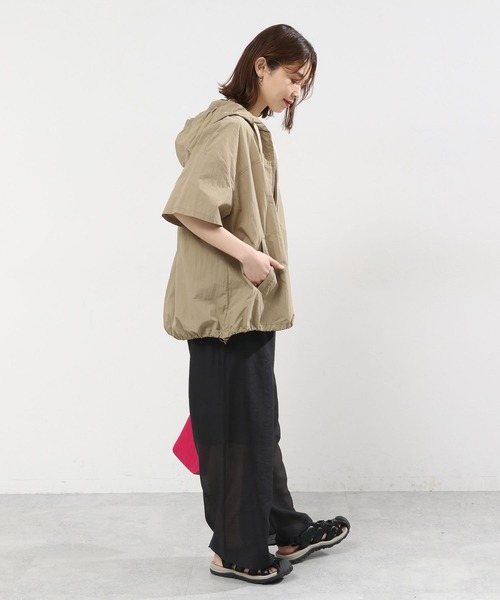 studio CLIP（スタディオクリップ）の「ハーフスリーブジップフーディ（ナイロンジャケット・レディース・アイボリー/ベージュ・FREE）」の3枚目の写真