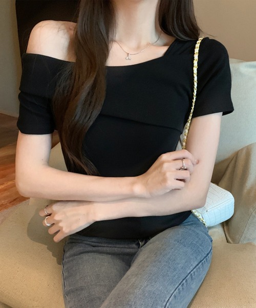 Lace Ladies(レースレディース)の「ワンショルダー アシンメトリー 半袖 リブ Tシャツ(Tシャツ/カットソー・レディース・ベージュ/ホワイト/ブラック・M)」の5枚目の写真