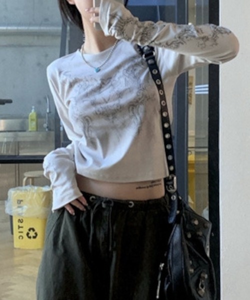 MASHIRO(マシロ)の「【MASHIRO】Y2Kデザインプリント長袖カットソー Y2K(MA/EK110)(Tシャツ/カットソー・レディース・ライトグレー・FREE/SMALL/MEDIUM)」の17枚目の写真
