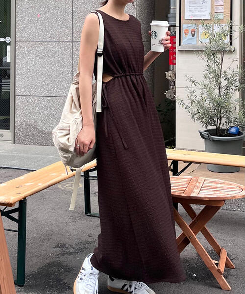 FREE'S MART（フリーズマート）の「◆サイドカットノースリカットソーワンピース（ワンピース・レディース・ブラック/ホワイト/ブラウン/イエロー・SMALL/MEDIUM）」の11枚目の写真