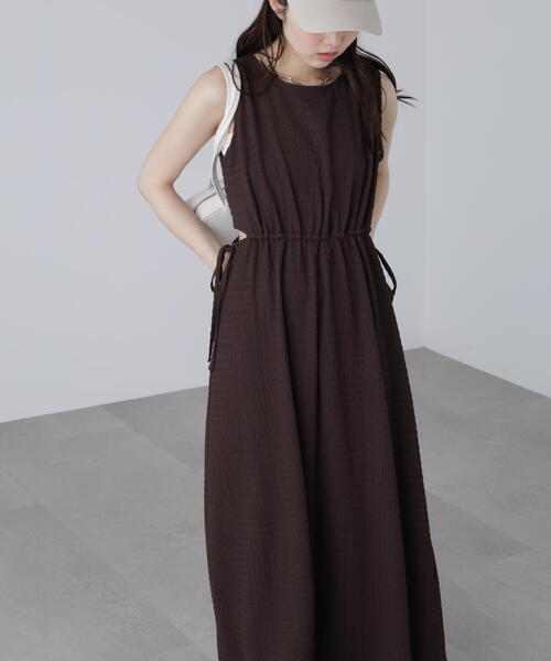 FREE'S MART（フリーズマート）の「◆サイドカットノースリカットソーワンピース（ワンピース・レディース・ブラック/ホワイト/ブラウン/イエロー・SMALL/MEDIUM）」の14枚目の写真