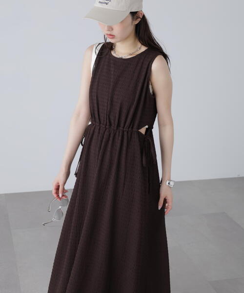 FREE'S MART（フリーズマート）の「◆サイドカットノースリカットソーワンピース（ワンピース・レディース・ブラック/ホワイト/ブラウン/イエロー・SMALL/MEDIUM）」の16枚目の写真