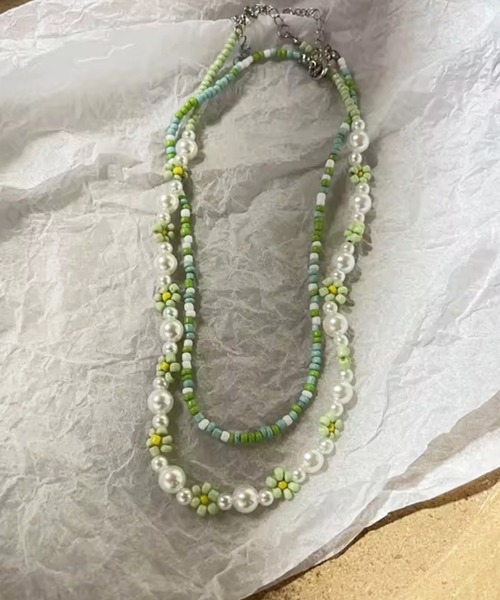 ammy.（エイミードット）の「【 ammy. / エイミードット 】 フラワー ビーズ  ２連 ネックレス（ネックレス・レディース・ホワイト系/マルチ/グリーン系/ピンク系/ブルー系・FREE）」の3枚目の写真
