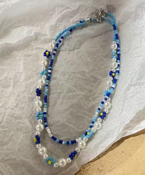 ammy.（エイミードット）の「【 ammy. / エイミードット 】 フラワー ビーズ  ２連 ネックレス（ネックレス・レディース・ホワイト系/マルチ/グリーン系/ピンク系/ブルー系・FREE）」の4枚目の写真