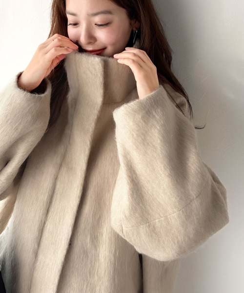classicalelf（クラシカルエルフ）の「ベーシックとトレンドを両立。MIXシャギー比翼スタンドネックミドル丈コクーンスリーブコート（ステンカラーコート・レディース・ベージュ/チャコール/ブラウン・LARGE/MEDIUM/SMALL/X-LARGE）」の14枚目の写真