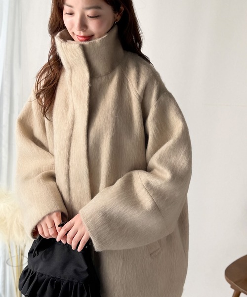 classicalelf（クラシカルエルフ）の「ベーシックとトレンドを両立。MIXシャギー比翼スタンドネックミドル丈コクーンスリーブコート（ステンカラーコート・レディース・ベージュ/チャコール/ブラウン・LARGE/MEDIUM/SMALL/X-LARGE）」の12枚目の写真